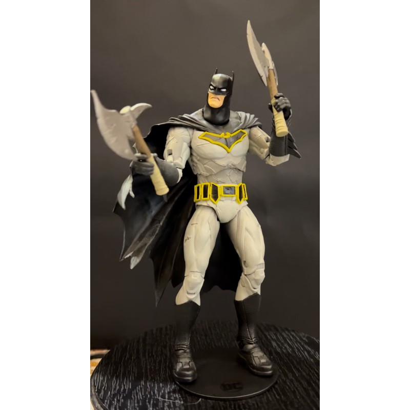  Batman with Battle Damage Loose